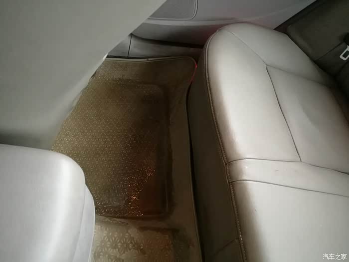 【图】右后座脚垫处进水_奔腾b70论坛_汽车之家论坛