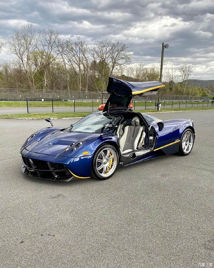 帕加尼huayra帅气至极