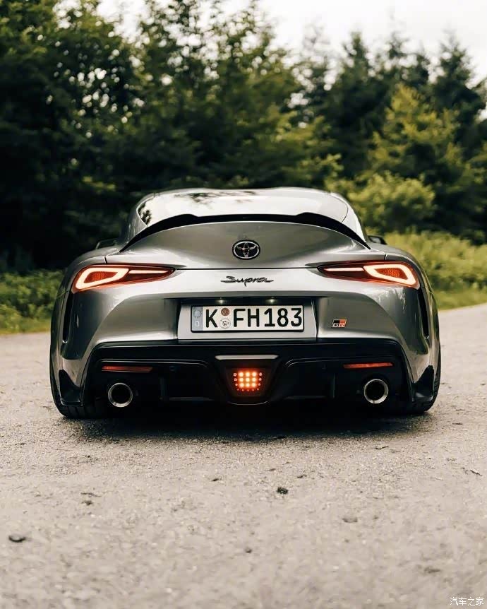 丰田grsupra平民跑车