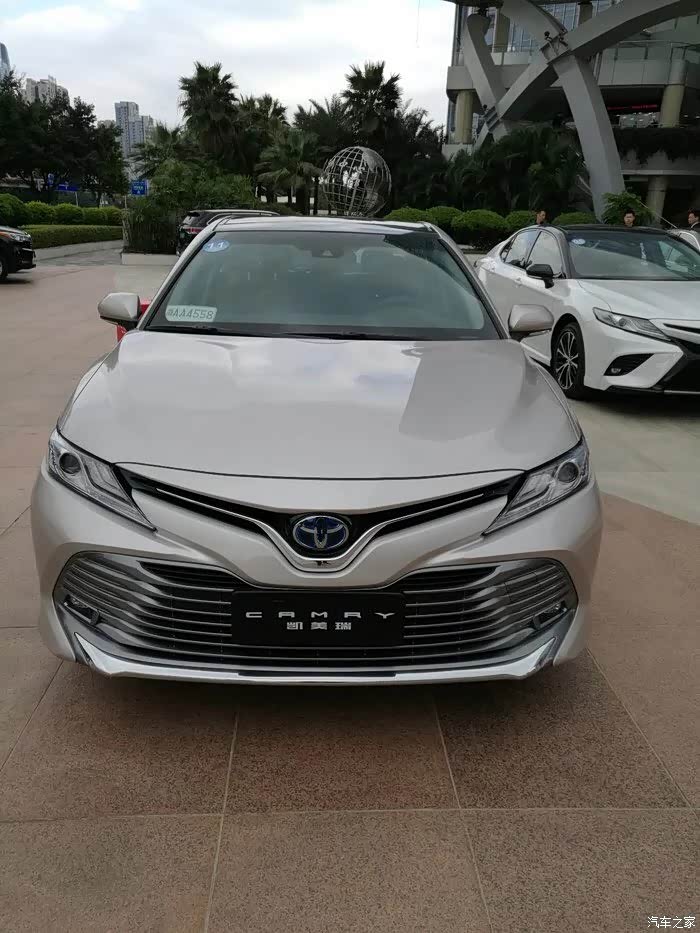 5g凯美瑞有哪几种颜色,选择哪种颜色耐看一点!白色不行