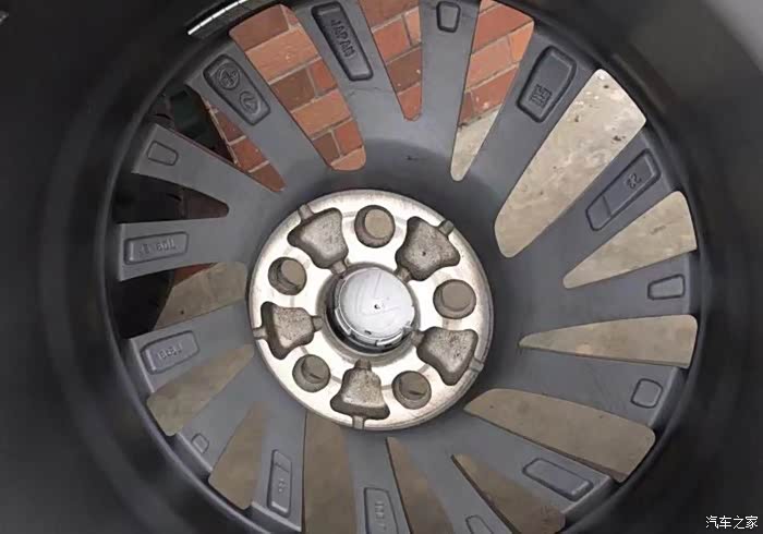 【图】帮忙坚定行政版18寸轮毂_雷克萨斯es论坛_汽车之家论坛