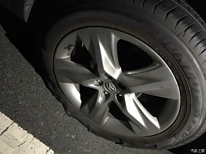 【图】汉兰达3000公里爆胎_汉兰达论坛_汽车之家论坛