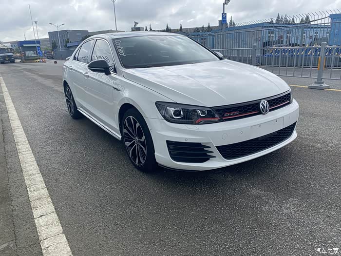 17年白色凌渡gts出售