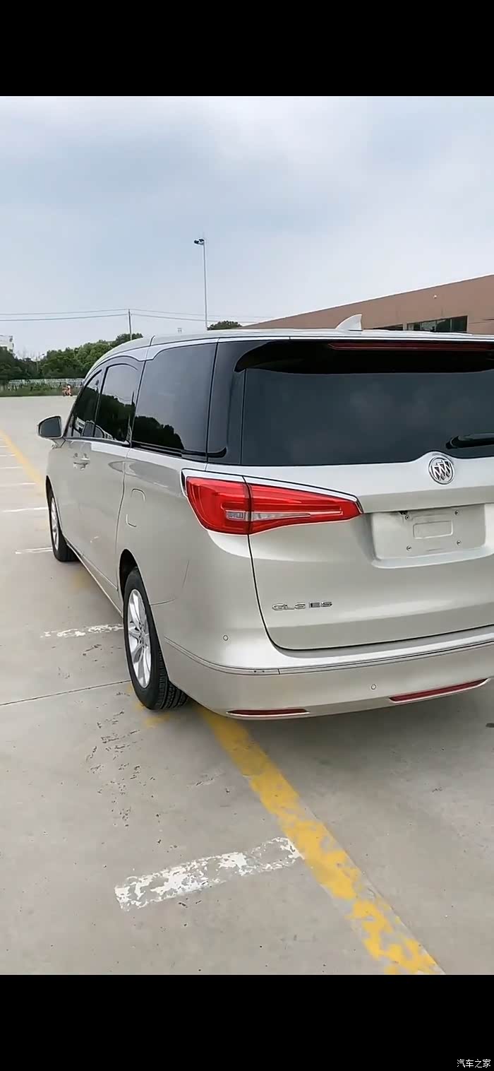 胖头鱼别克gl8圆润饱满大气从容