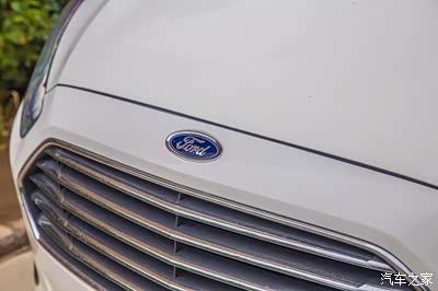 【全民用车记】日常用车选福睿斯,上班聚会都是我的不错的小帮手