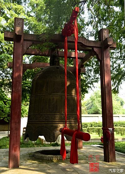 走在这座古刹中闻听到晨钟暮鼓恍然忘我