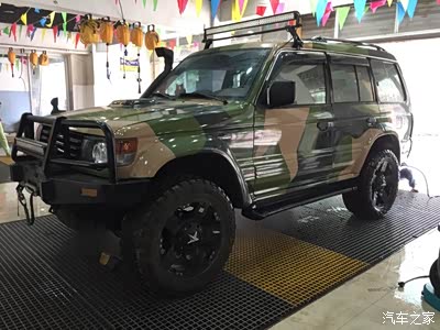 【图】沙漠黄迷彩的帕杰罗,谁见过!如图_黑金刚论坛_汽车之家论坛