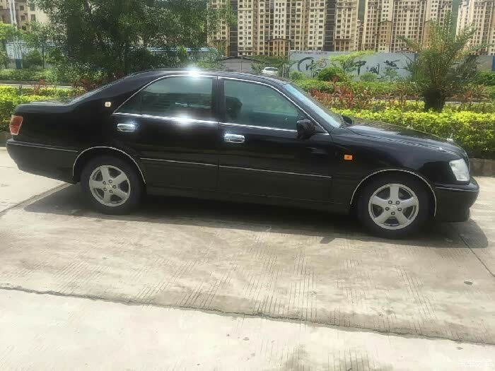 国内数量最少的皇冠175,也就是皇冠11代,大家雅俗共赏!