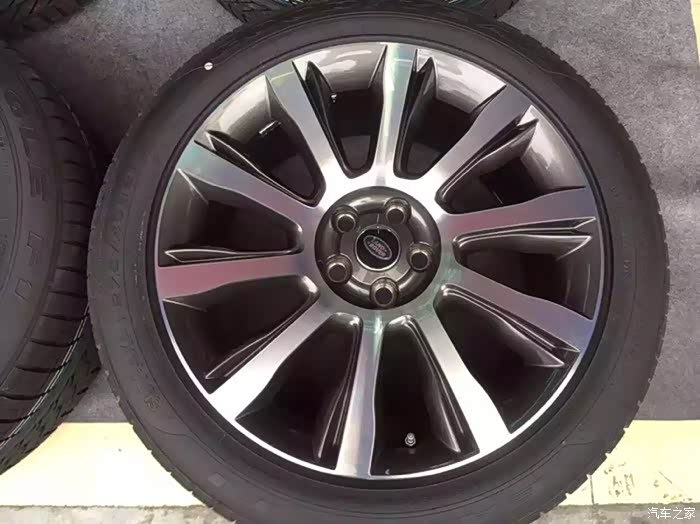 路虎揽胜加长版21寸钻石轮毂