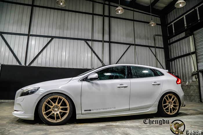 吾小众但存在沃尔沃v40改装季迎宾大道写真