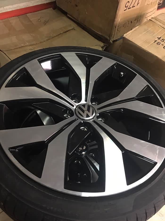 15款14t速腾升级17寸轮毂