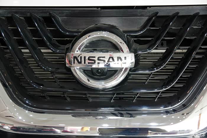 东风日产全新楼兰到店看车·赏不一样的中型城市suv
