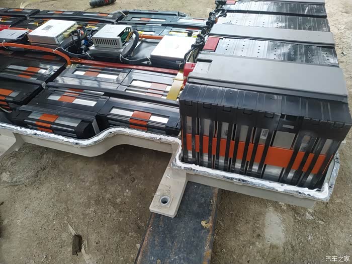 北汽ev150电池包拆解全过程