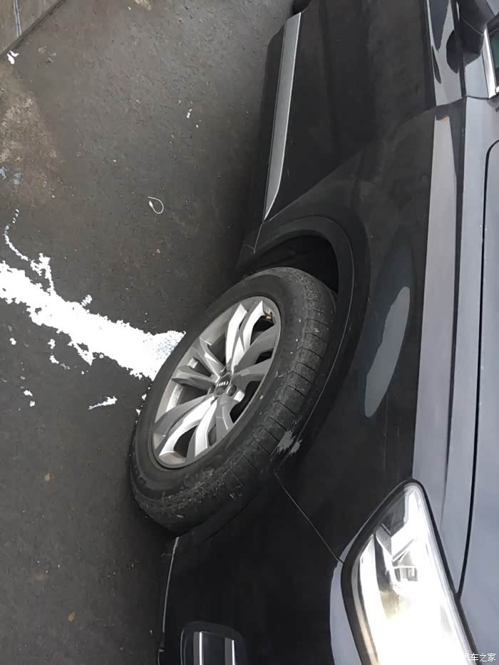 新车才1500公里高速上爆胎了