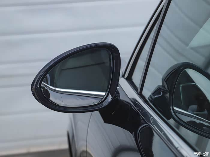 2020款保时捷cayenneturbo40t月光蓝