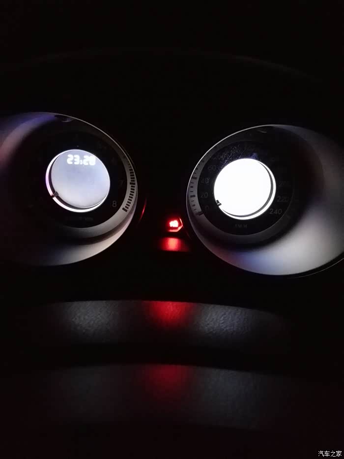 故障灯亮一个锁