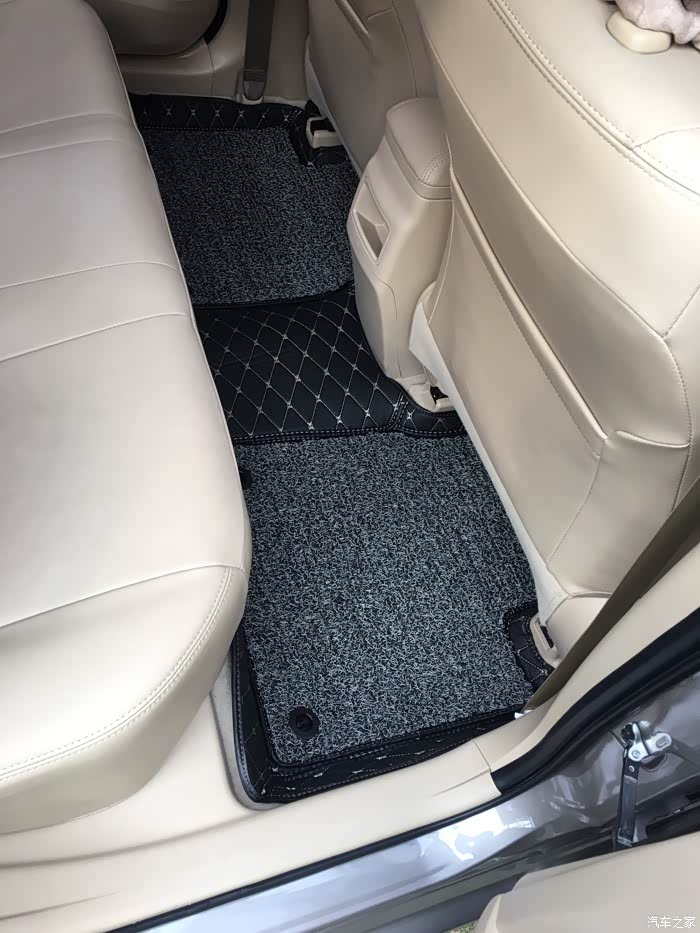 卡罗拉脚垫