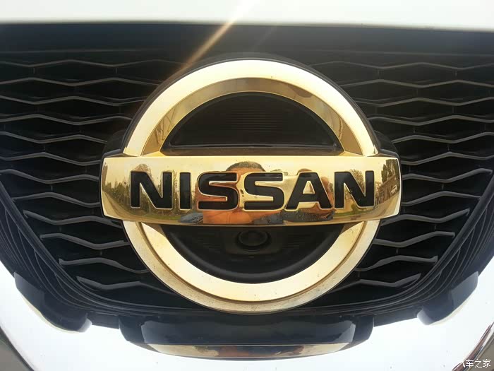 河南新奇骏车友会改装活动电镀24k金色车标南阳聚会