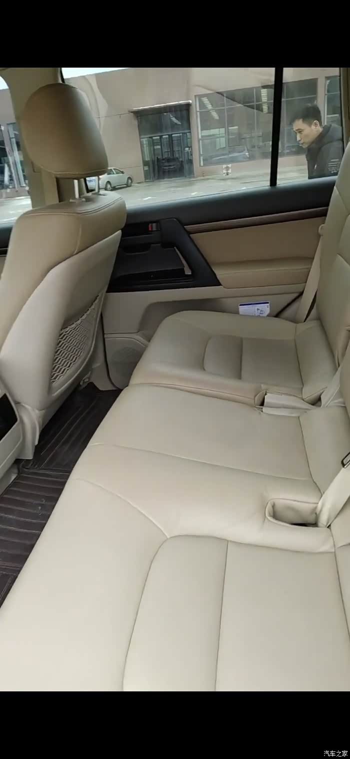 硬派越野suv丰田陆巡内饰一览