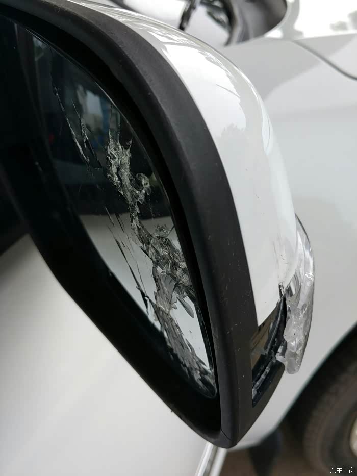 【图】虎3右后视镜破裂_瑞虎3论坛_汽车之家论坛