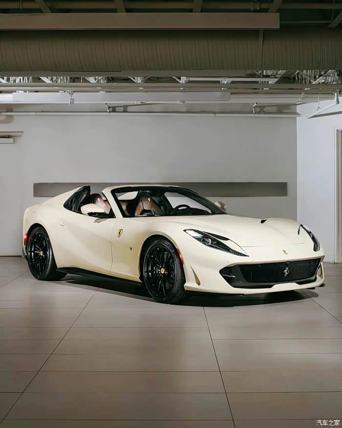 优雅迷人的法拉利812gts敞篷跑车