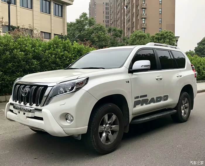 每一个男人的梦想之车丰田普拉多,无论城市还是越野都能轻松拿捏