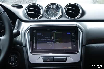 空调出风口中控屏圆形出风口中间还有个钟其实我绝对来个海拔水平仪