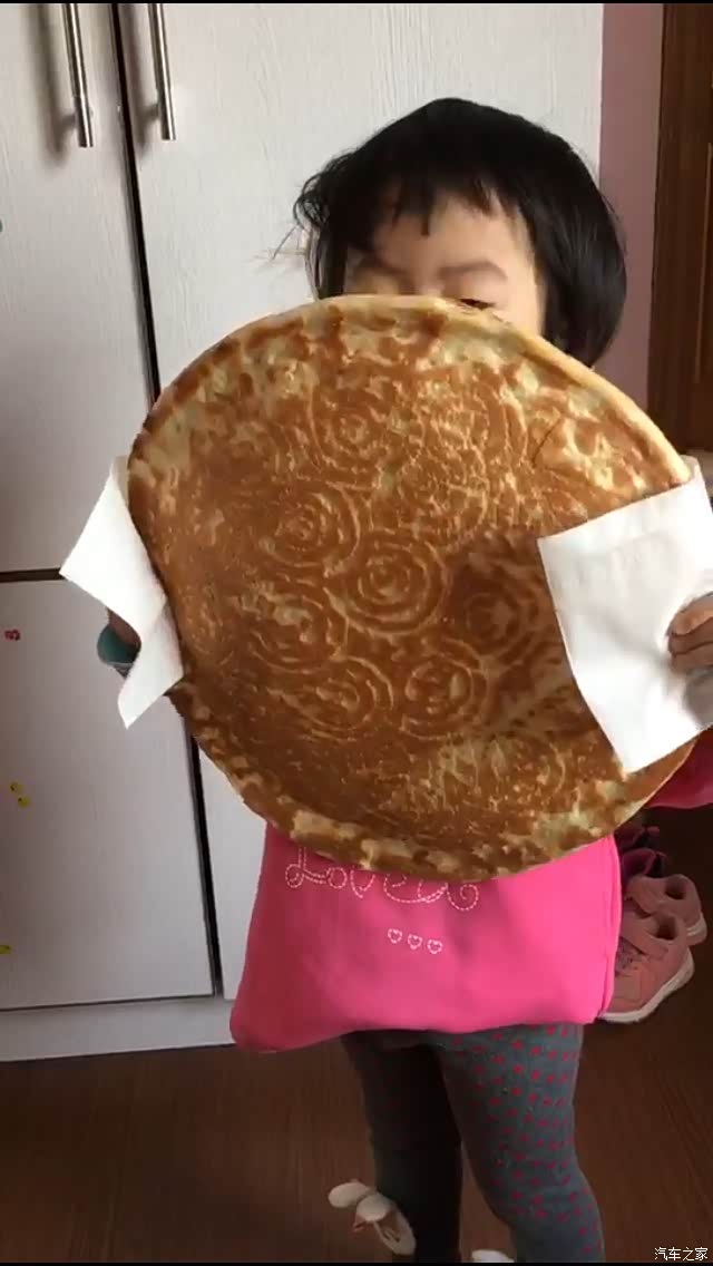 见过这么大的饼