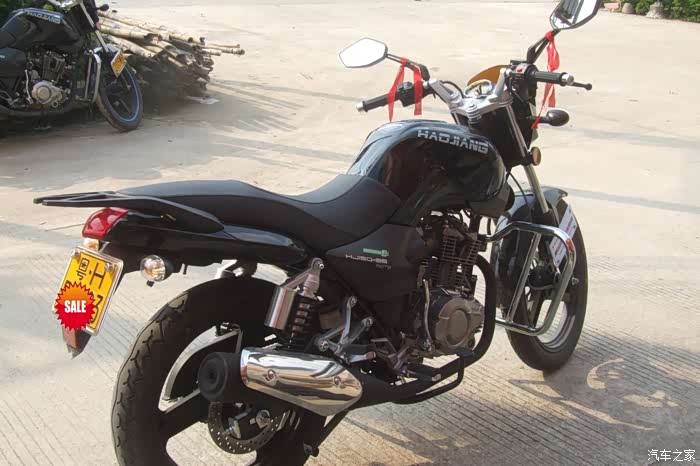 豪江烈豹125-8b三代库存车,价格为5480,包邮,有发票,可以上牌