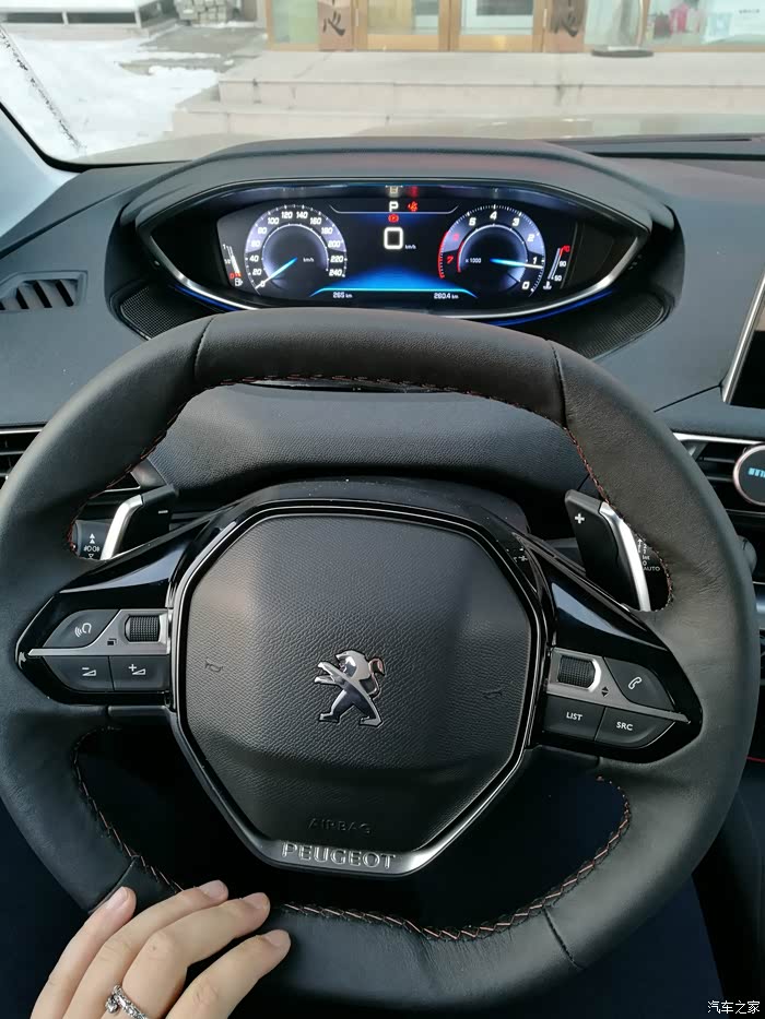 功能方向盘可爱狮子标哈哈