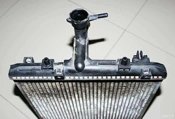 比亚迪f0原车散热器水箱总成拆车件需要的抓紧