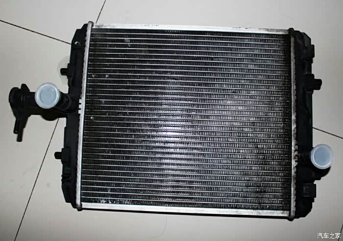 比亚迪f0原车散热器水箱总成拆车件需要的抓紧