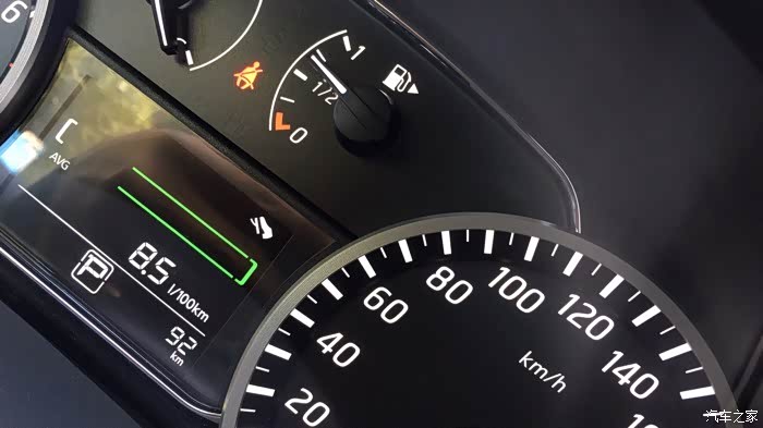 行驶中这个踩脚刹图标张显示 是什么问题