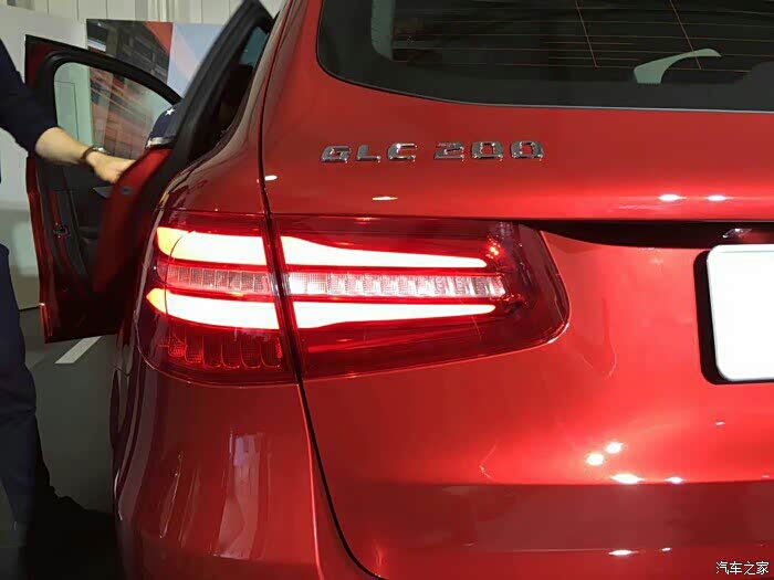 【图】谁能给解释下glc的后尾灯._奔驰glc论坛_汽车之家论坛