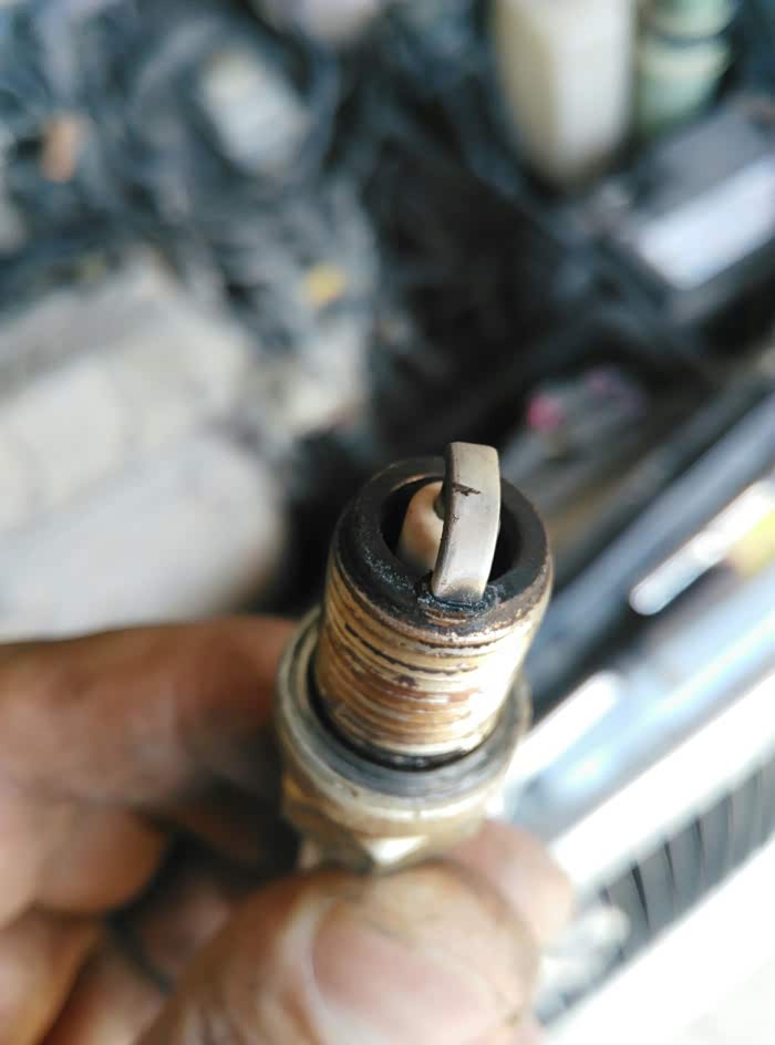 真坑人啊!今天下旗云的火花塞一看居然是k7rtc