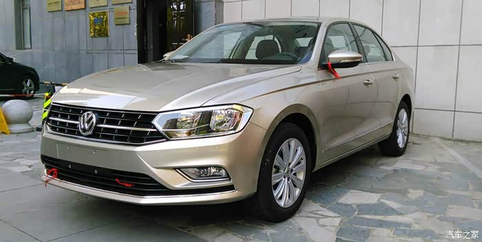 喜提全新宝来16自舒镭射金