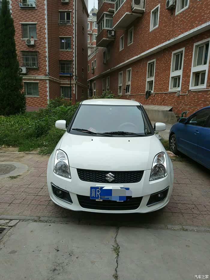 自用爱车出售媳妇一手自用铃木雨燕白色