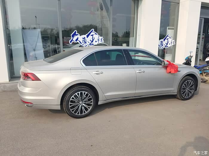 求白色辉昂照片越多越好