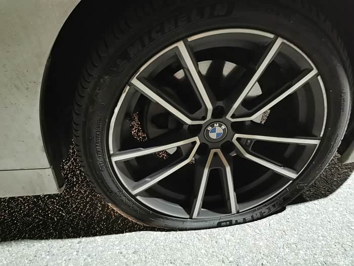 【图】三系的轮胎真的伤了_宝马3系论坛_汽车之家论坛