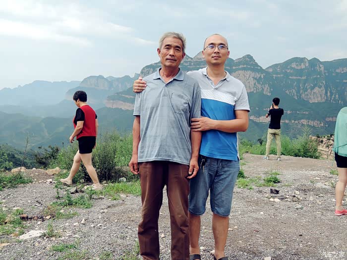 父亲是一位普普通通的农民,他出生于上世纪五十年代中期,成长于中国