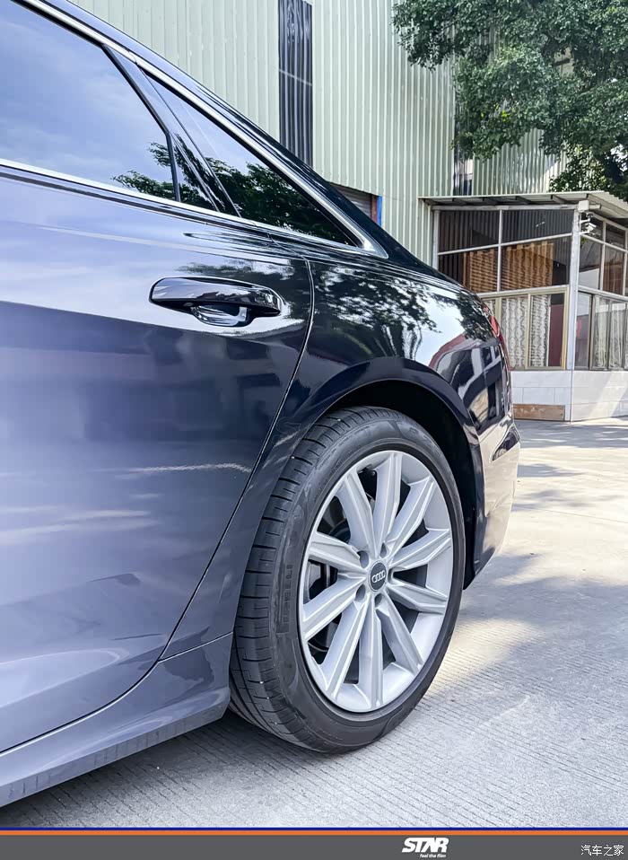 奥迪a6l改色膜黑白渐变彩绘 注定是不一样的风景