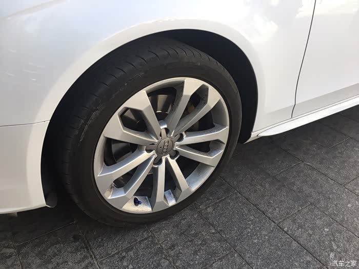 你们的小4轮毂也有这样的黑粉吗