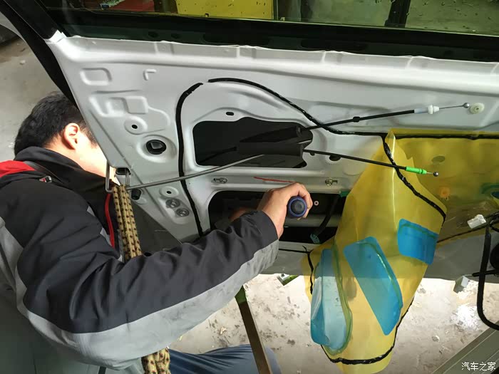 车门小凹陷修复原理汽车凹陷修复视频