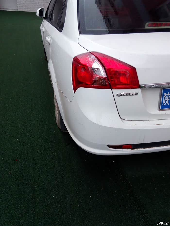 求教别克凯越2015款后尾灯