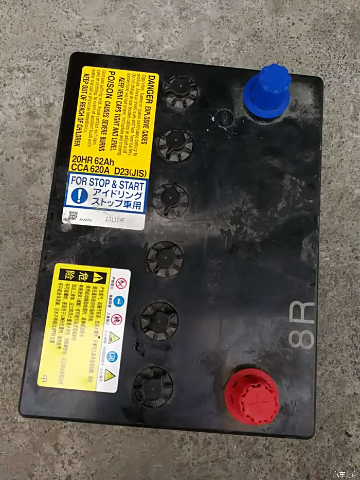 三年的原车电瓶昨天报废更换汤浅q85