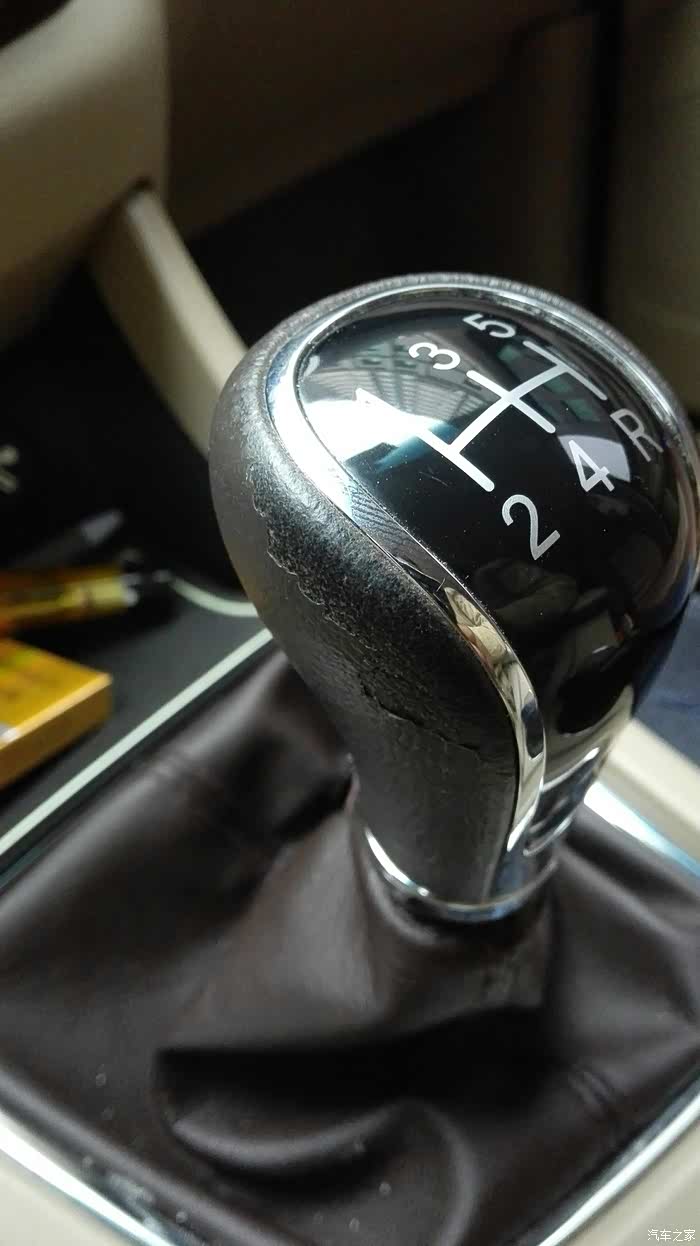 宝骏15款730使用2个月挂档杆磨损严重掉皮