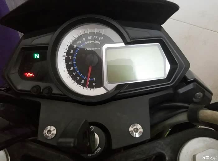 黄龙300仪表不自检不亮了怎么回事