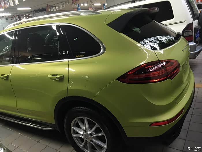 橄榄绿卡宴改装.