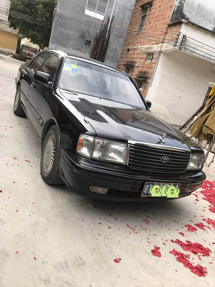 随拍爱车—第十代丰田皇冠jzs155