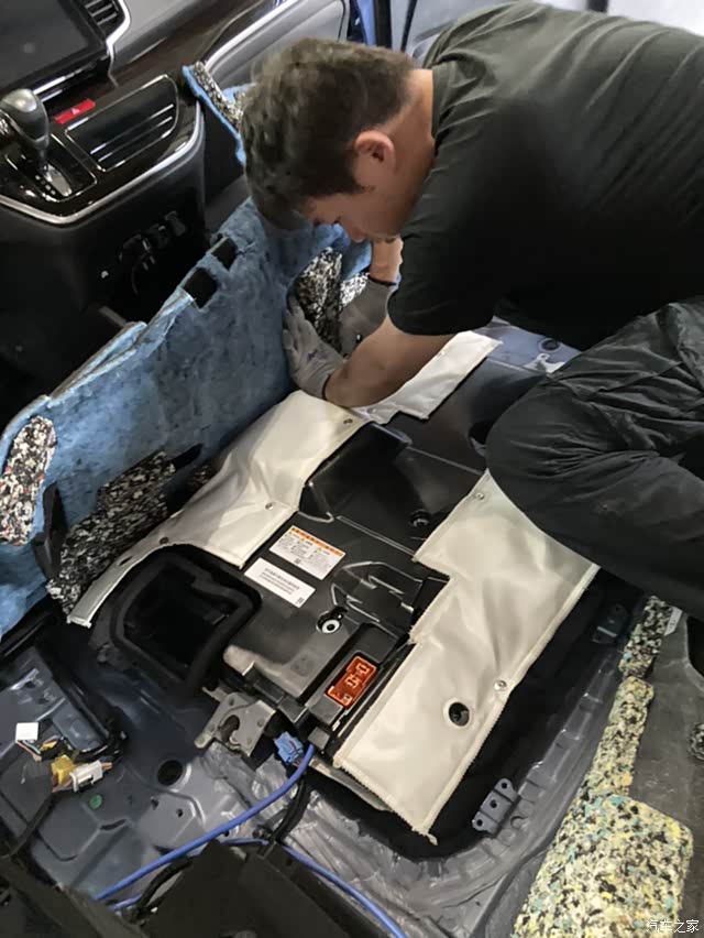 混动奥德赛/艾力绅直流高压锂电池组供电输出交流220v5kw逆变器